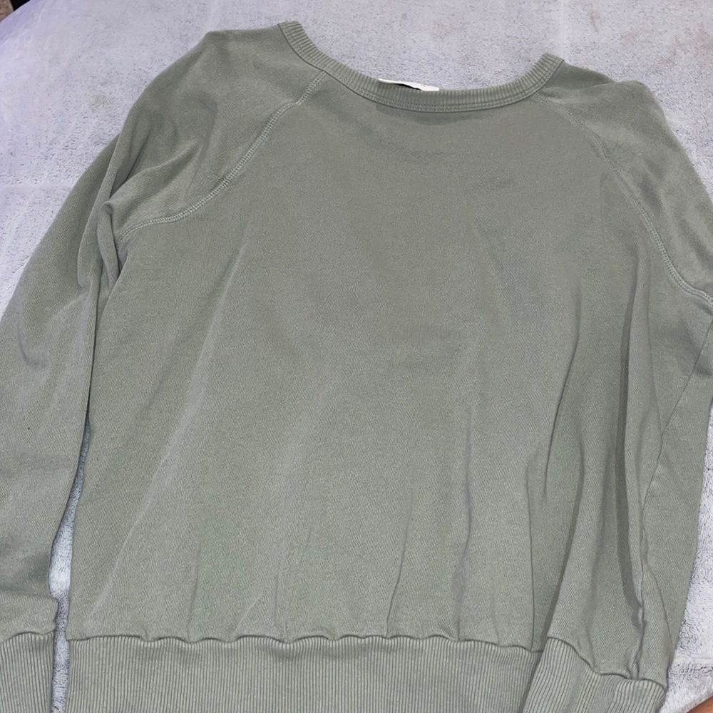 camp green pull over